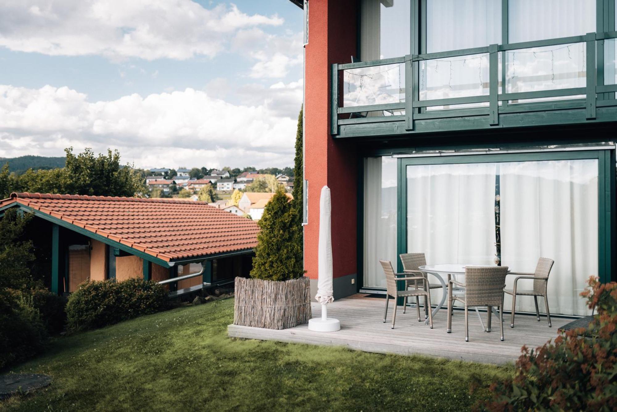 Suedlaendisches Chalet Mit Hauseigener Sauna Viechtach Exterior photo